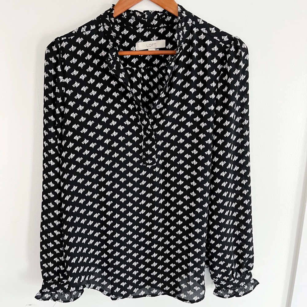 LOFT flowy blouse with ruffle collar size medium
